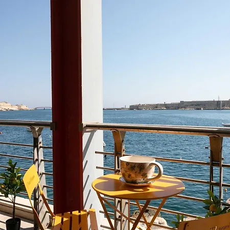 Апартаменты St Angelo Mansions 3bdr Flat With Seaview Биргу